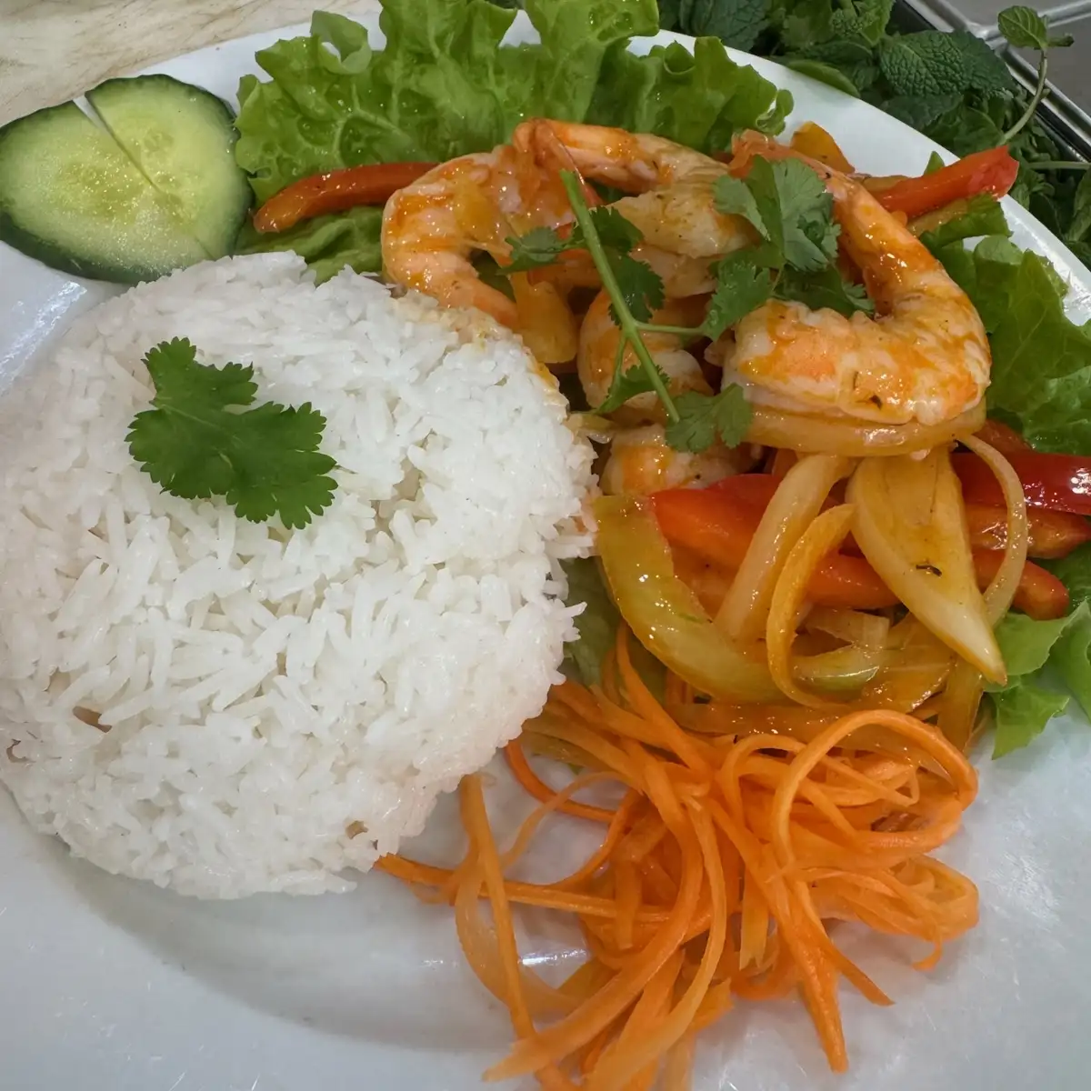 Crevette sautée aigre doux